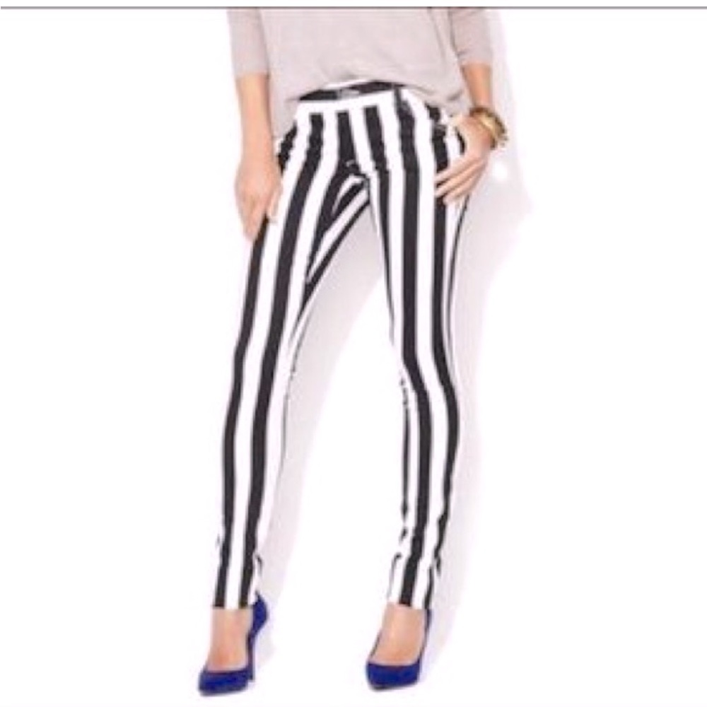 Alice + Olivia Black & White Skinny Jeans 🖤🤍NWOT